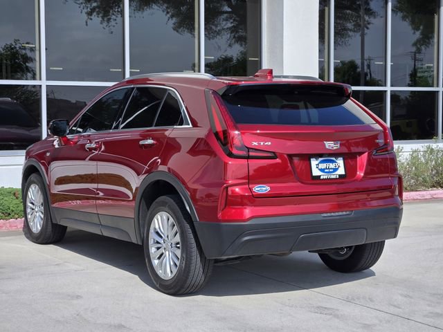 Used 2024 Cadillac XT4 Luxury w/ Cold Weather Package FWD image 5