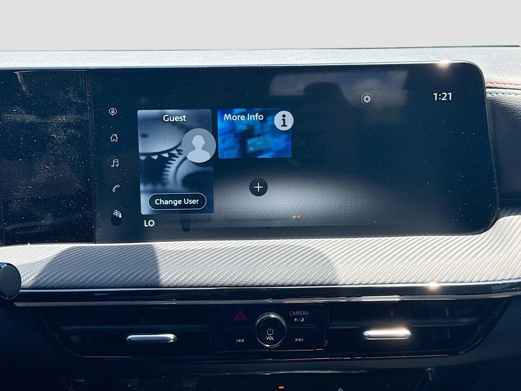 New 2025 Nissan Kicks SR image 13