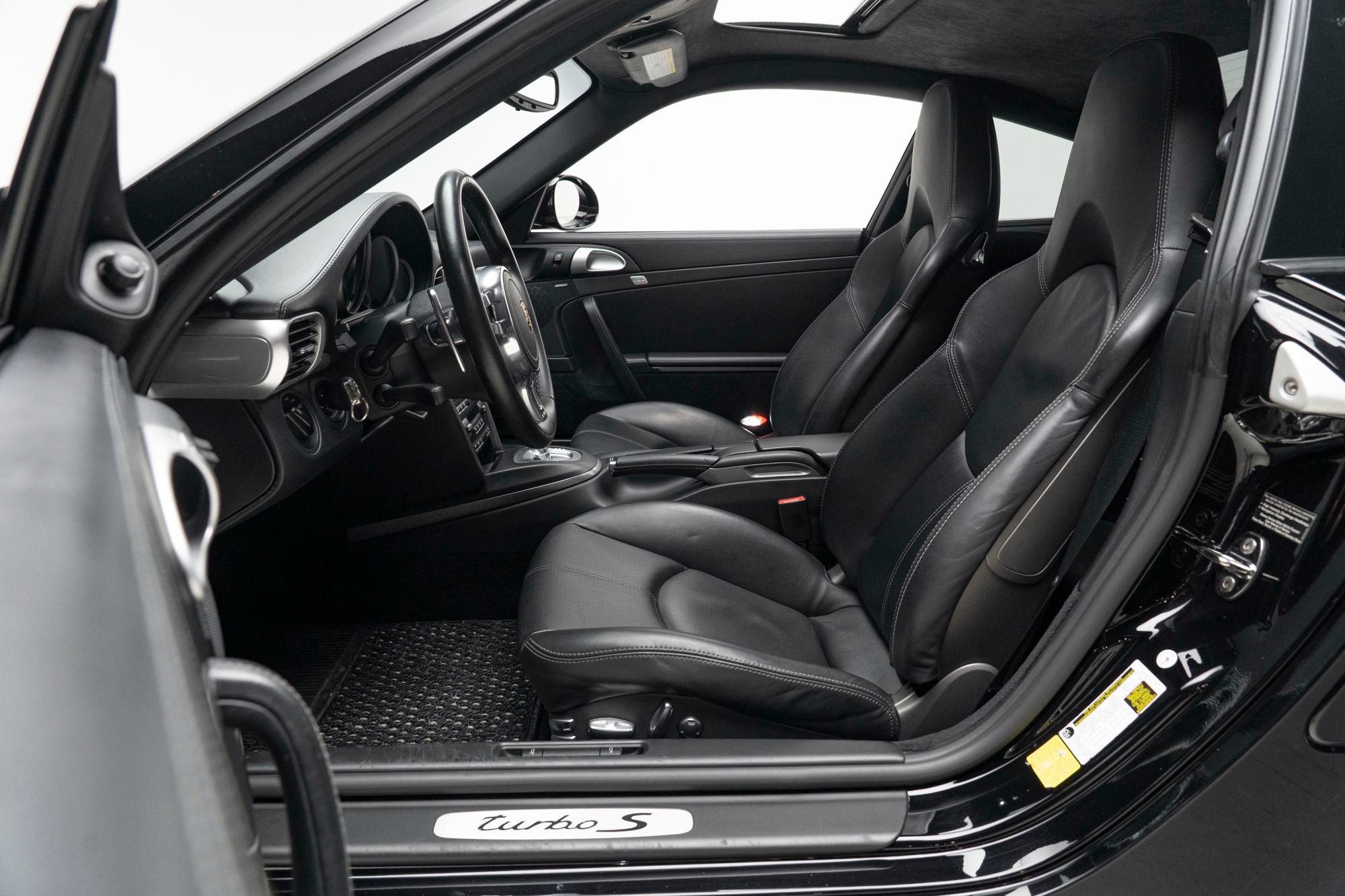 Used 2013 Porsche 911 Turbo S AWD/4WD image 14