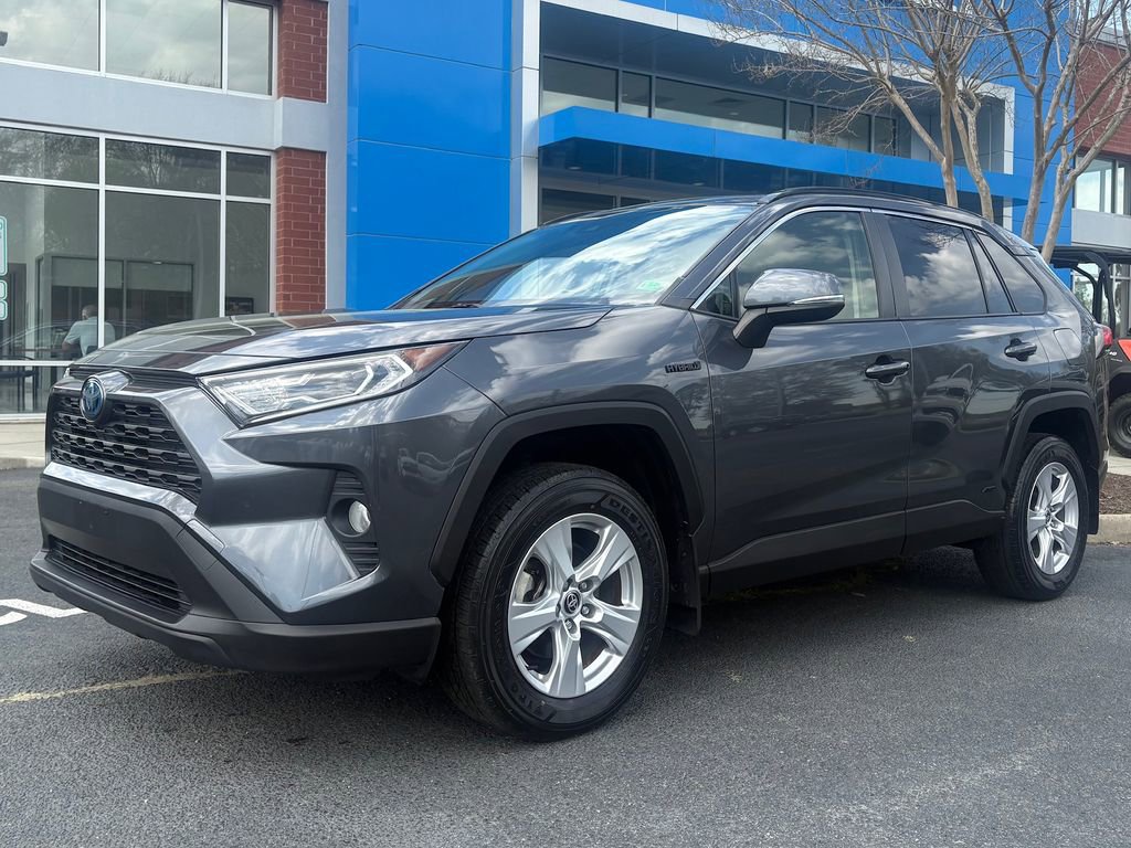 Used 2021 Toyota RAV4 XLE w/ Convenience Package image 1