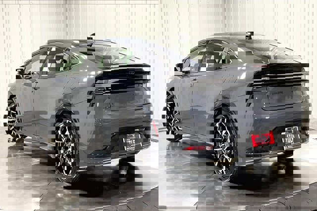 New 2026 Toyota Prius PLUG-IN image 3