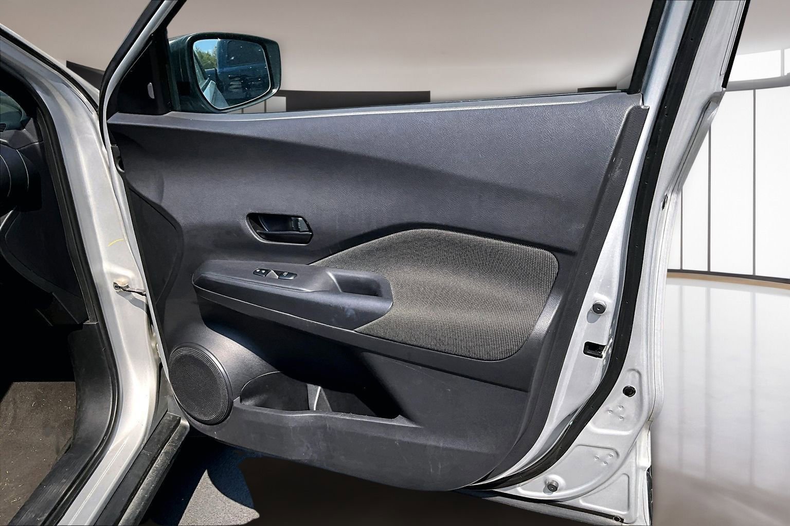 Used 2020 Nissan Kicks S image 26