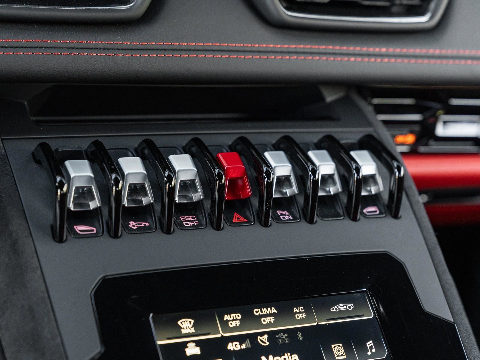 Used 2024 Lamborghini Huracan Tecnica image 39