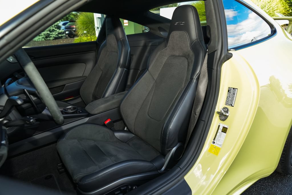 Certified 2025 Porsche 911 Carrera GTS RWD image 5