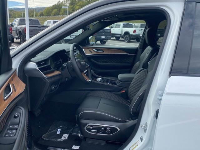 New 2025 Jeep Grand Cherokee L Summit image 16