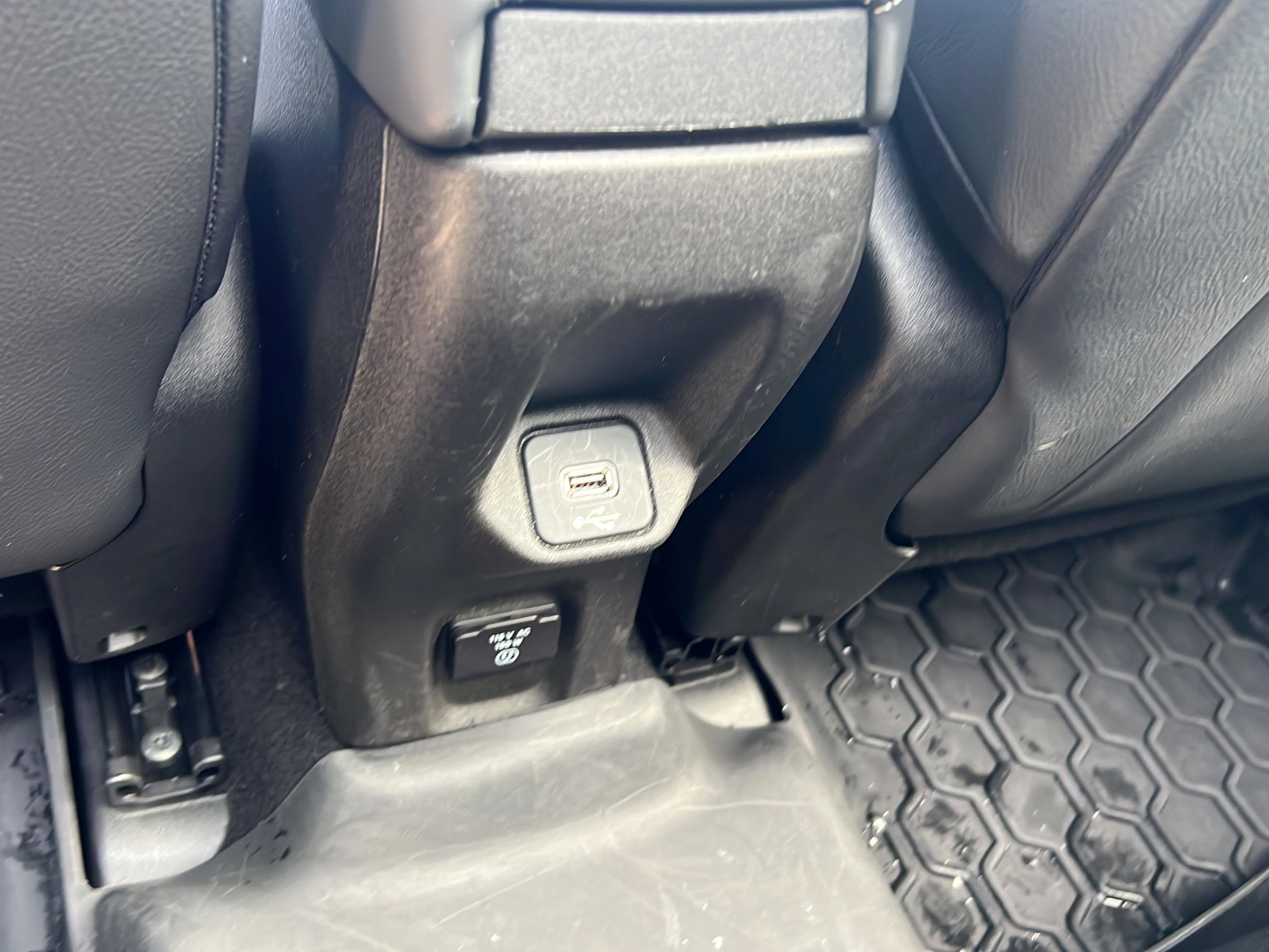 Used 2020 Jeep Renegade Limited w/ UConnect 8.4 Nav Group AWD/4WD image 14
