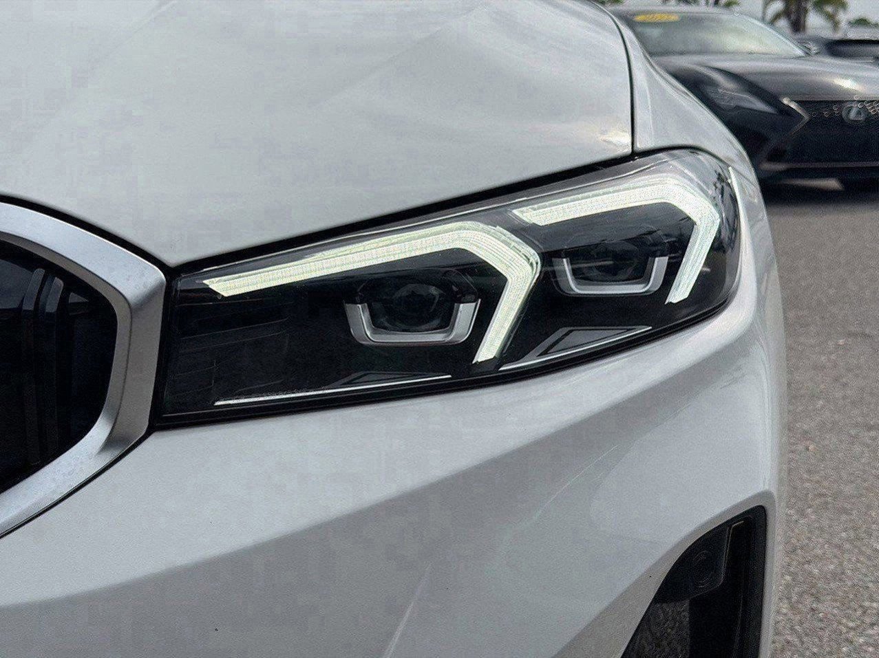 New 2025 BMW 330i Sedan w/ Convenience Package RWD image 9