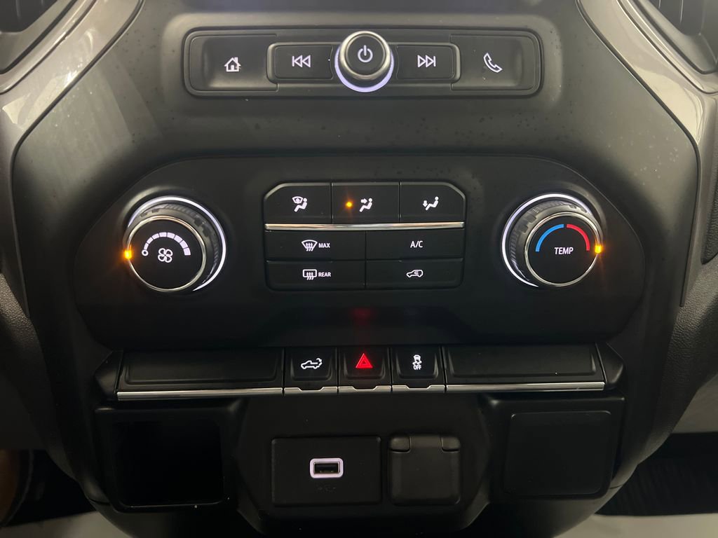 Used 2020 Chevrolet Silverado 1500 Custom w/ Custom Value Package image 8