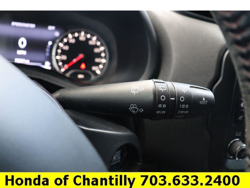 Used 2016 Jeep Renegade Trailhawk w/ Premium Trailhawk Package image 11