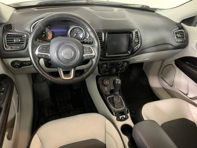 Used 2019 Jeep Compass Limited AWD/4WD image 2