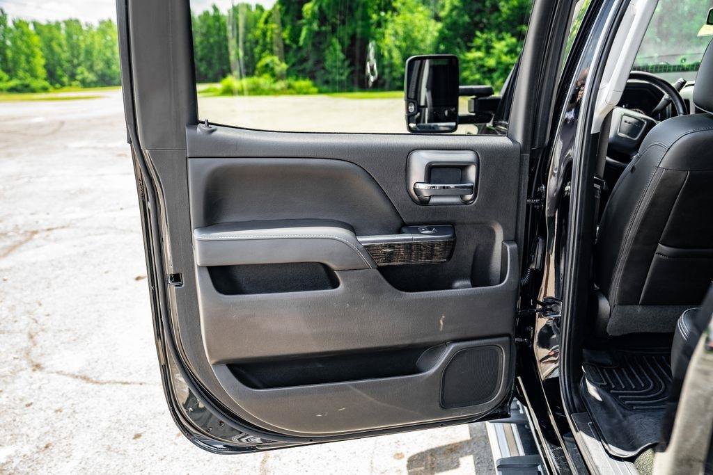 Used 2016 GMC Sierra 2500 Denali w/ Duramax Plus Package AWD/4WD image 21
