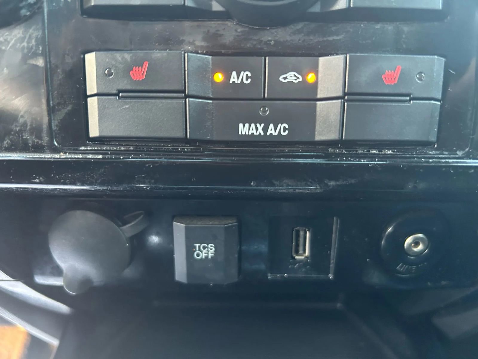 Used 2011 Ford Escape Limited image 26