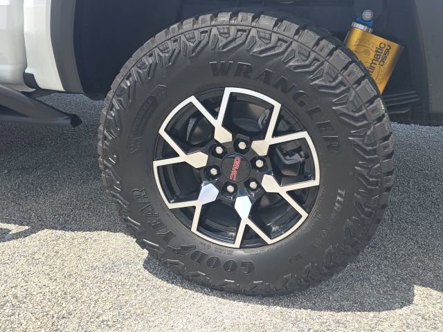 Used 2024 GMC Canyon AT4X image 10