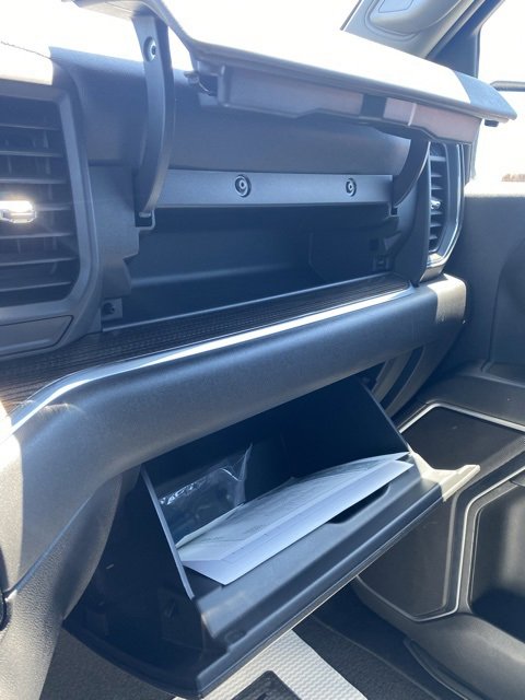 Used 2025 Chevrolet Silverado 1500 LT image 32