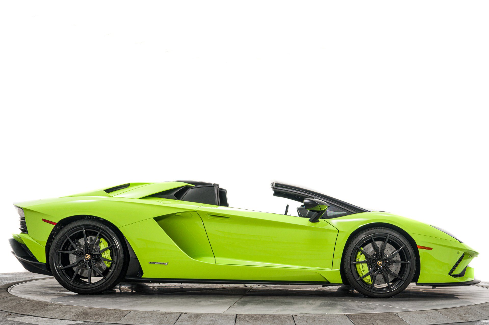 Used 2019 Lamborghini Aventador S image 50