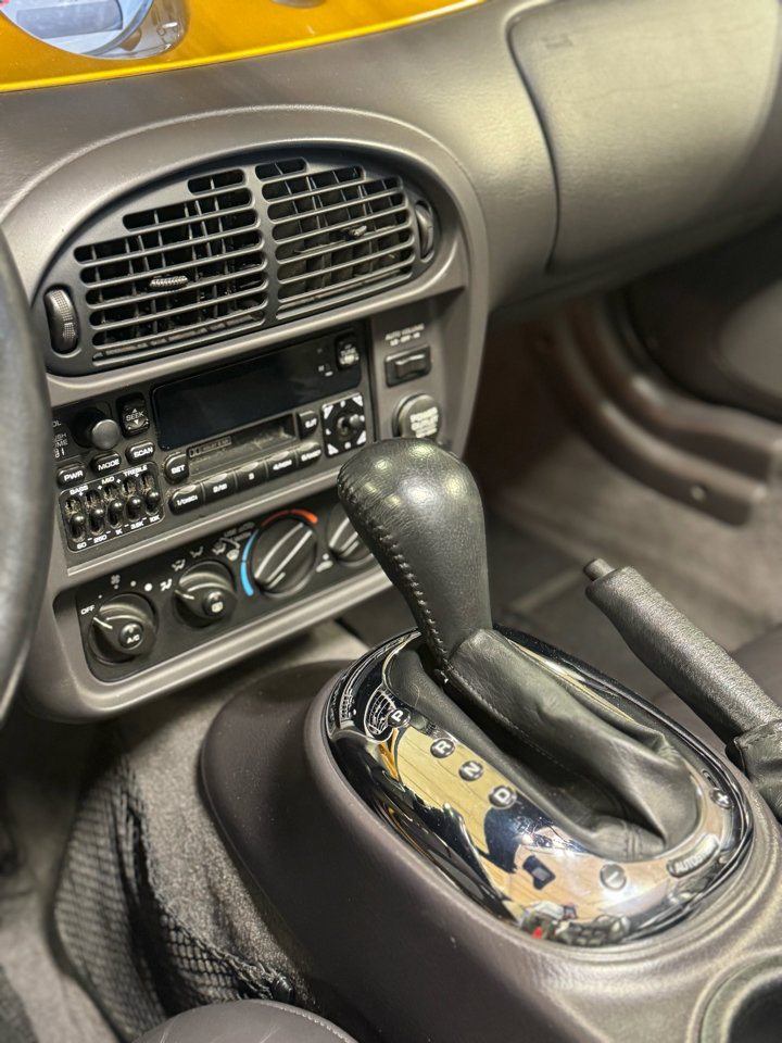 Used 2002 Chrysler Prowler image 15