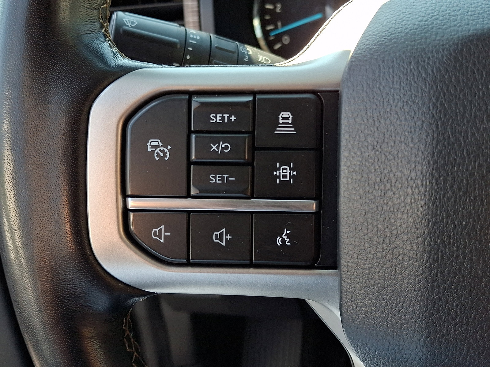 Used 2024 Ford Expedition Limited image 24