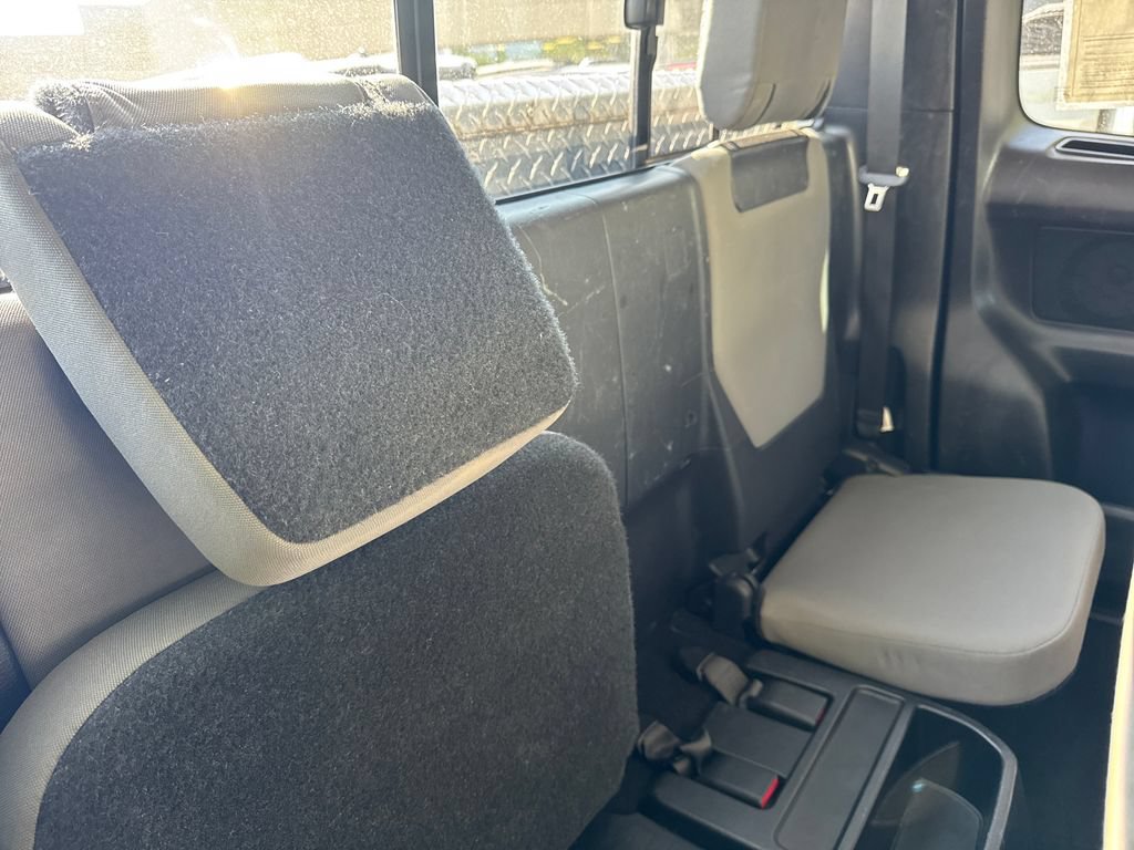 Used 2018 Toyota Tacoma SR5 AWD/4WD image 15