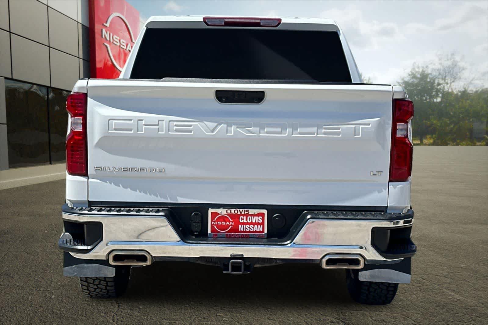 Used 2022 Chevrolet Silverado 1500 LT w/ Z71 Off-Road Package AWD/4WD image 8