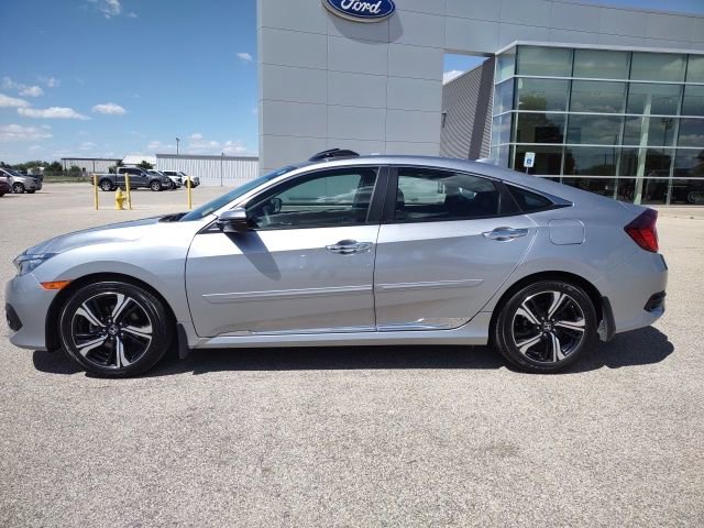 Used 2017 Honda Civic Touring image 2