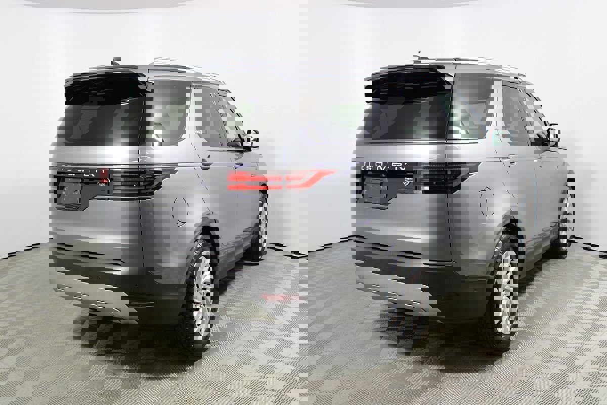 Used 2022 Land Rover Discovery S image 45