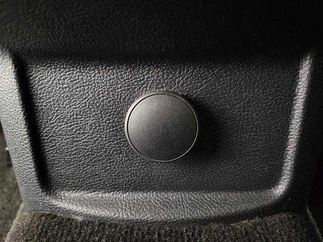 Used 2020 Ford Fusion SE image 12