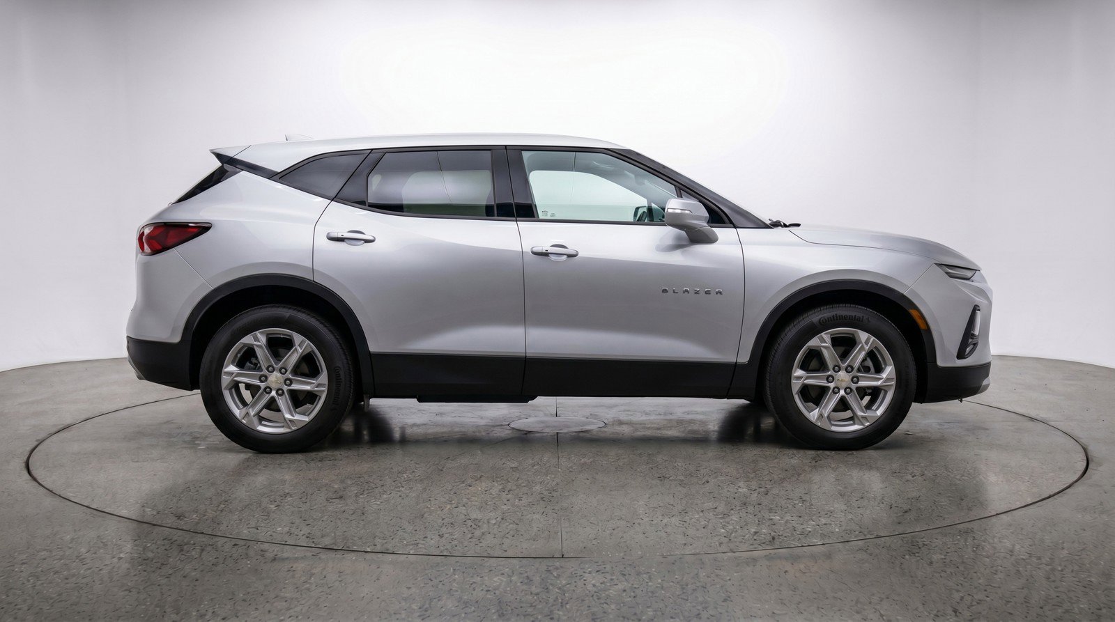 Used 2025 Chevrolet Blazer LT FWD image 11