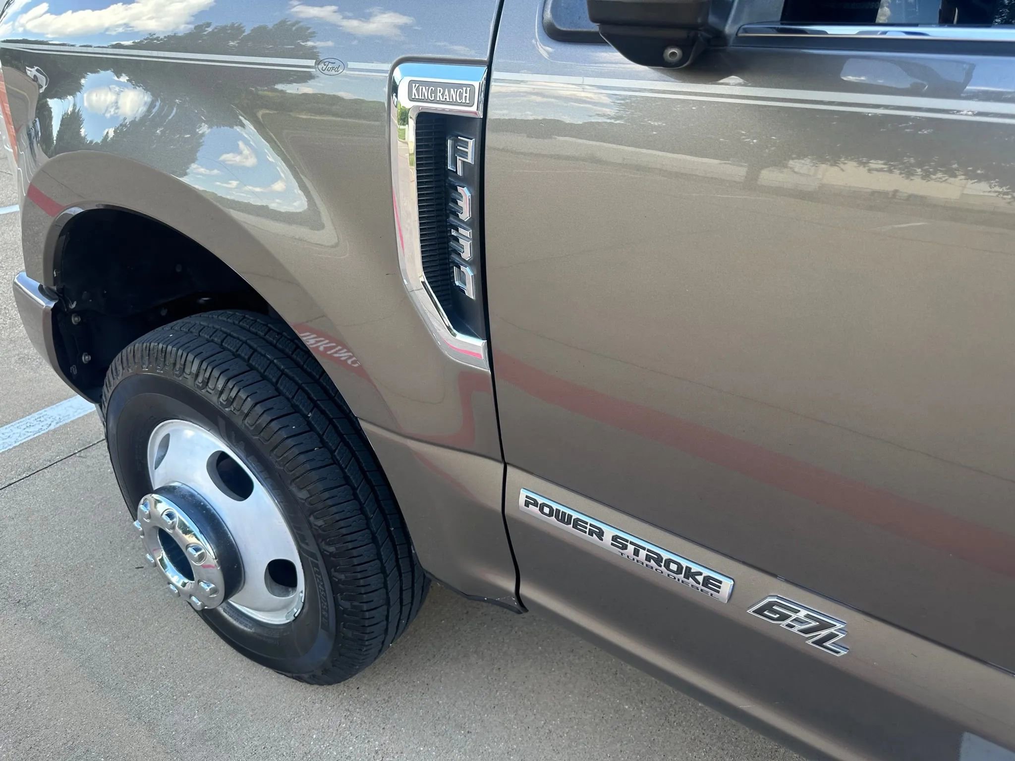 Used 2019 Ford F350 King Ranch w/ King Ranch Ultimate Package image 16