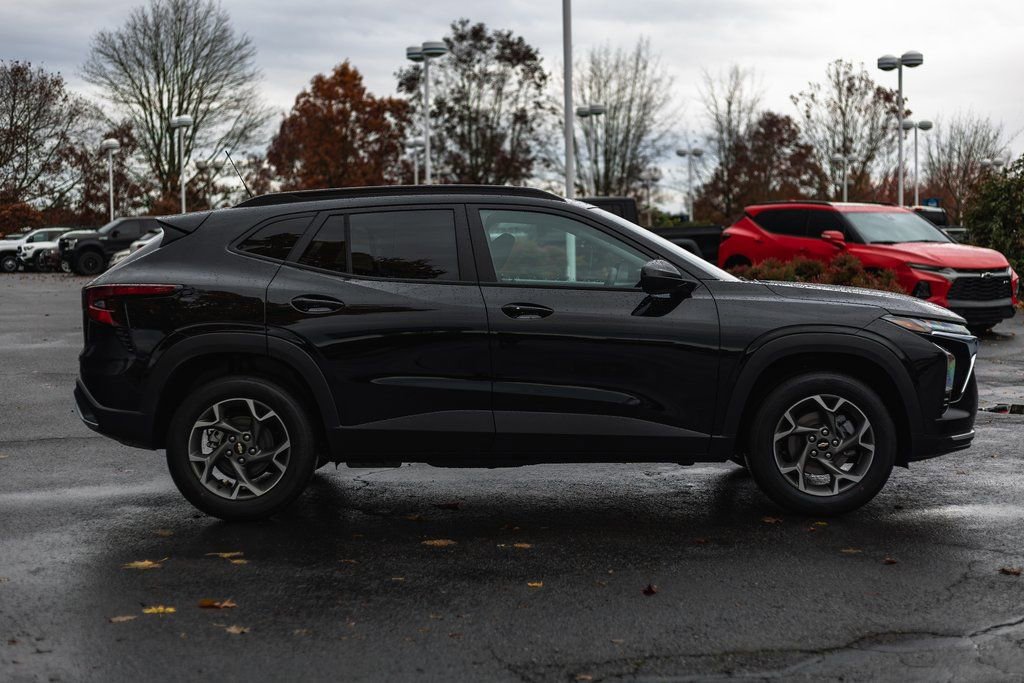 New 2026 Chevrolet Trax LT image 4
