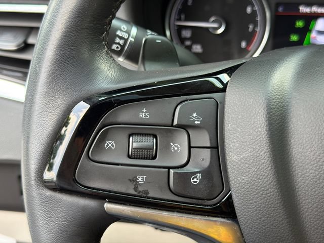 Used 2024 Buick Enclave Essence w/ Experience Buick Package FWD image 25