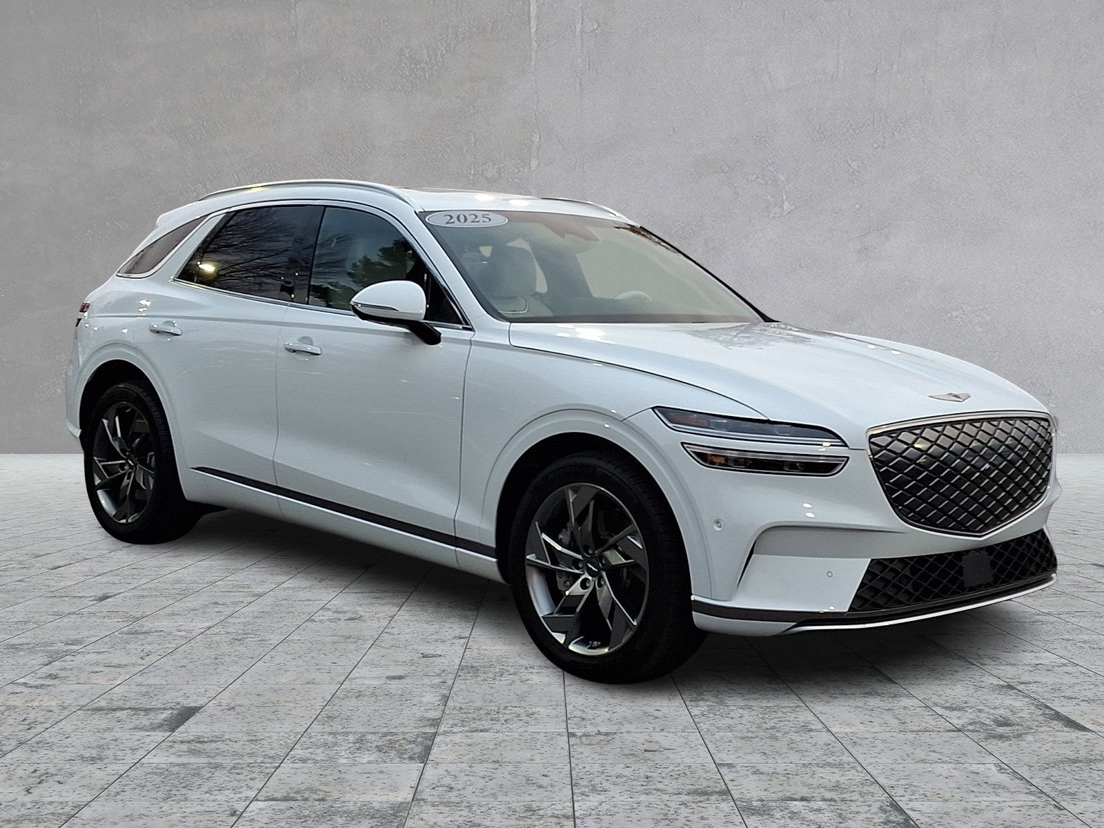 Certified 2025 Genesis Electrified GV70 image 1