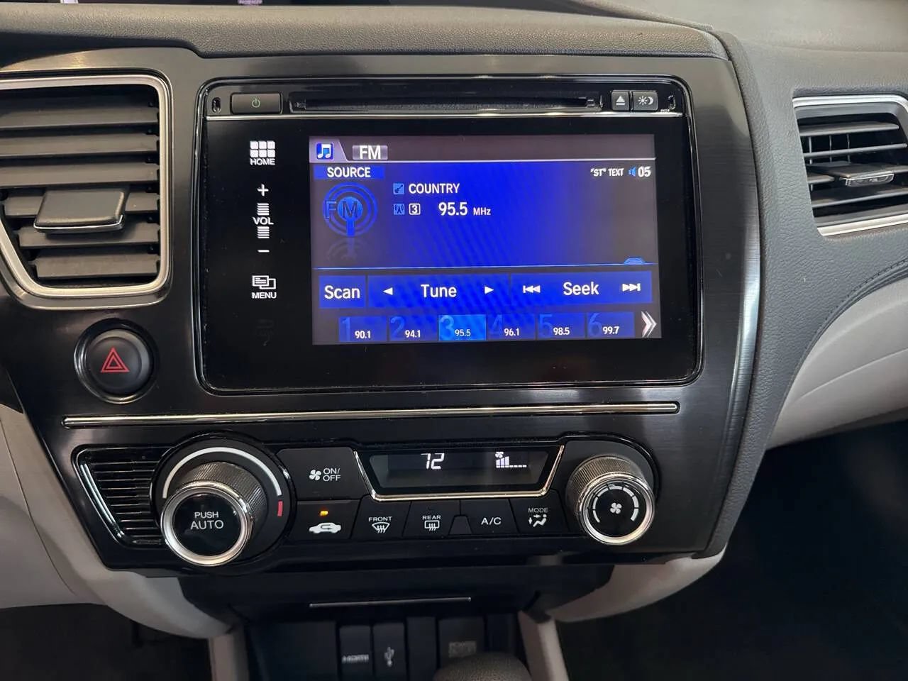 Used 2015 Honda Civic Hybrid Sedan image 20