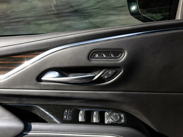 Used 2023 Cadillac Escalade ESV Premium Luxury image 24