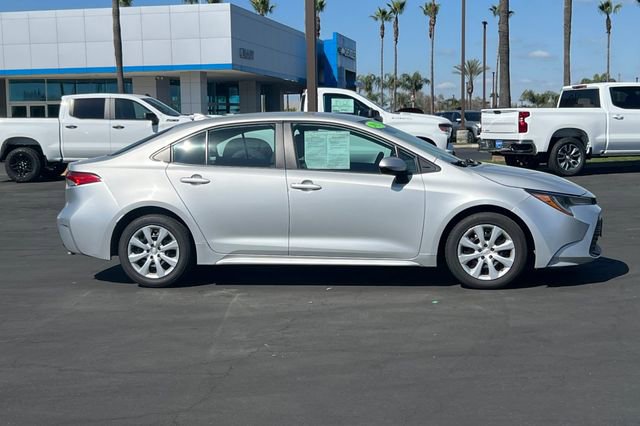 Used 2023 Toyota Corolla LE image 3