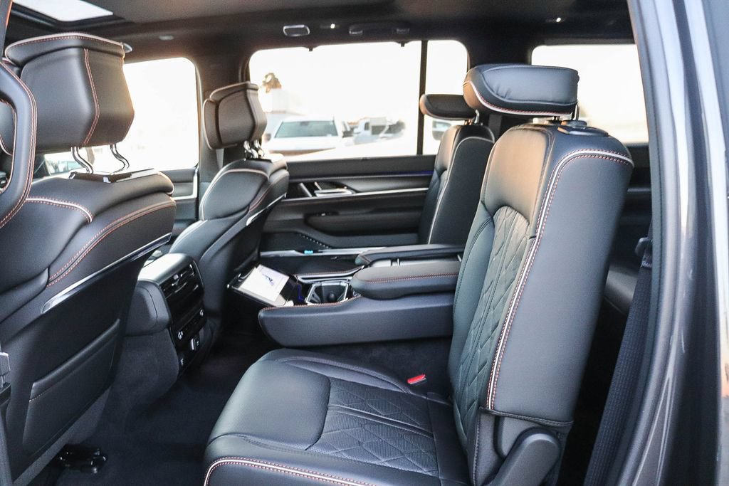 New 2026 Jeep Grand Wagoneer L Summit AWD/4WD image 22
