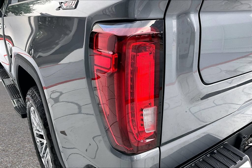 Used 2022 GMC Sierra 1500 SLT w/ SLT Premium Plus Package AWD/4WD image 23