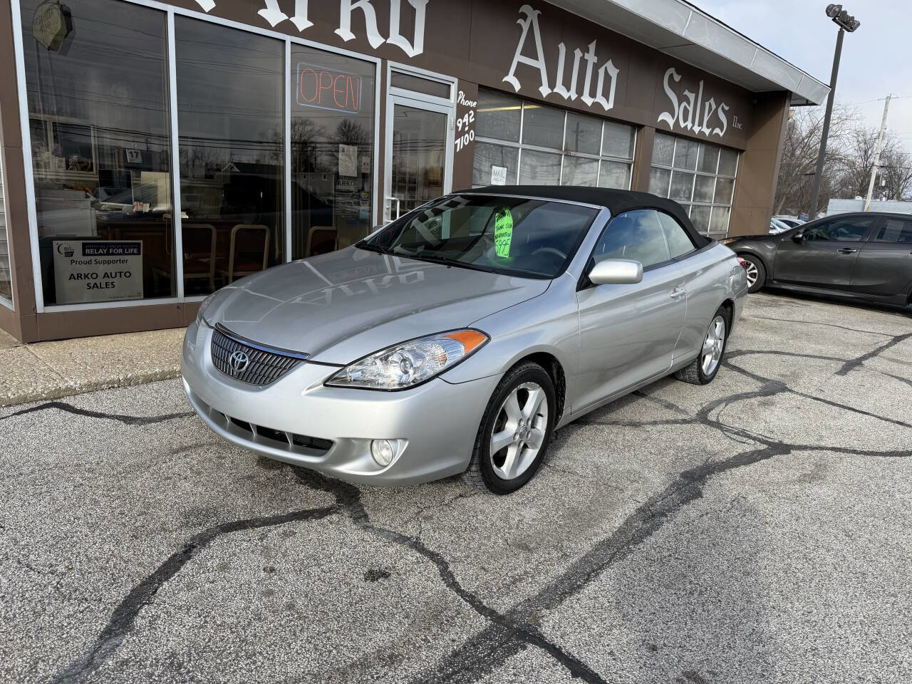Used 2005 Toyota Solara SLE image 2