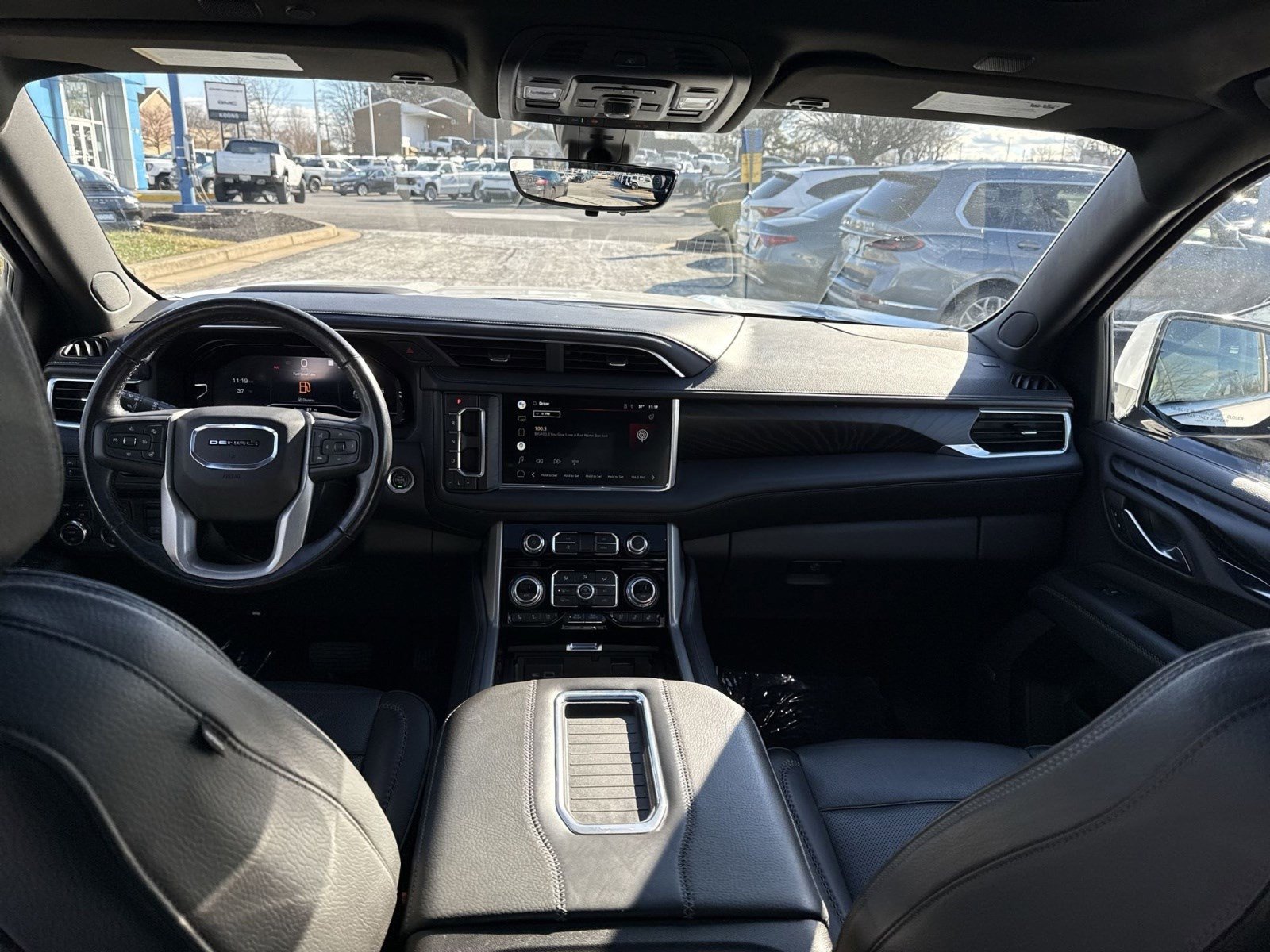 Used 2022 GMC Yukon Denali w/ Denali Premium Package image 20