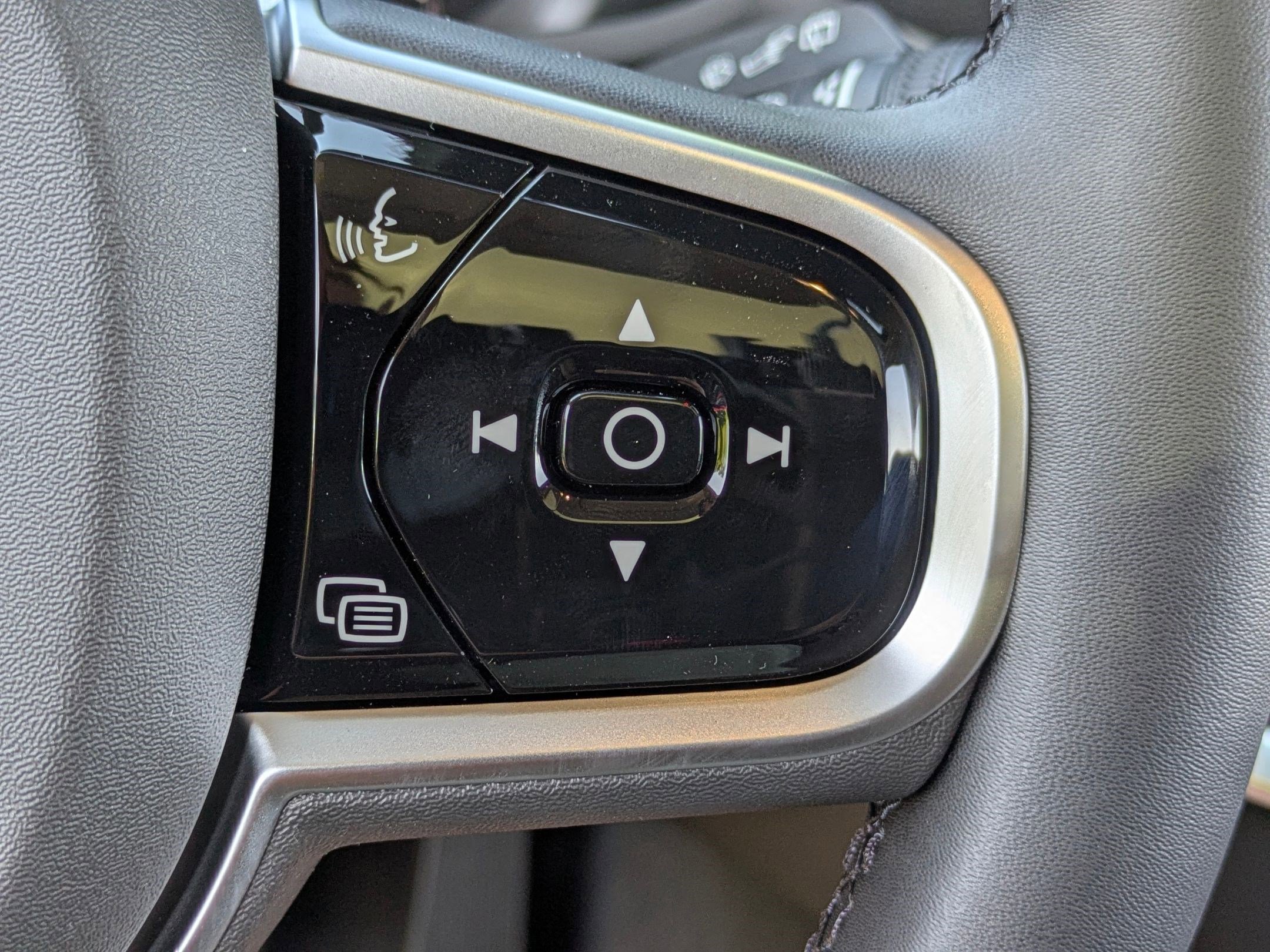 New 2026 Volvo V60 B5 Cross Country Ultra w/ Protection Package Premier image 15