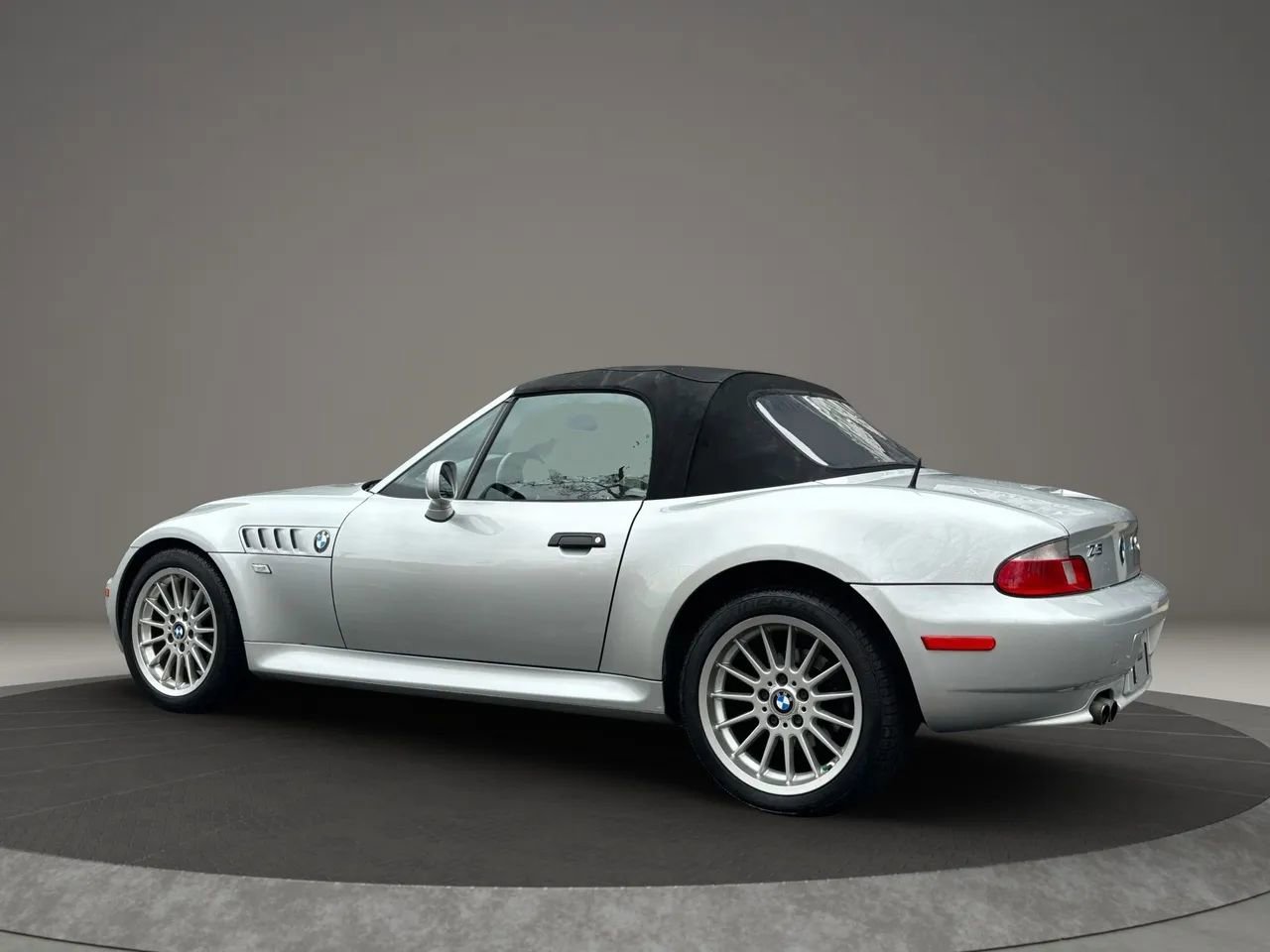 Used 2002 BMW Z3 3.0i image 7
