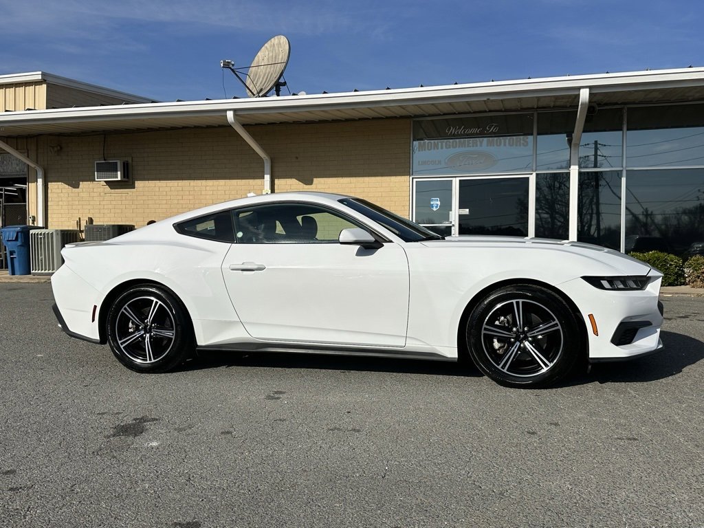 Used 2024 Ford Mustang Premium image 9