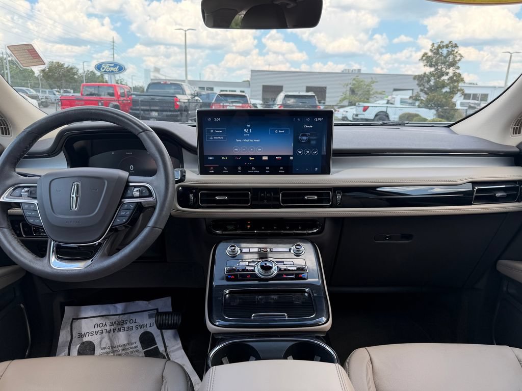 Used 2023 Lincoln Nautilus FWD w/ Premium Package image 14