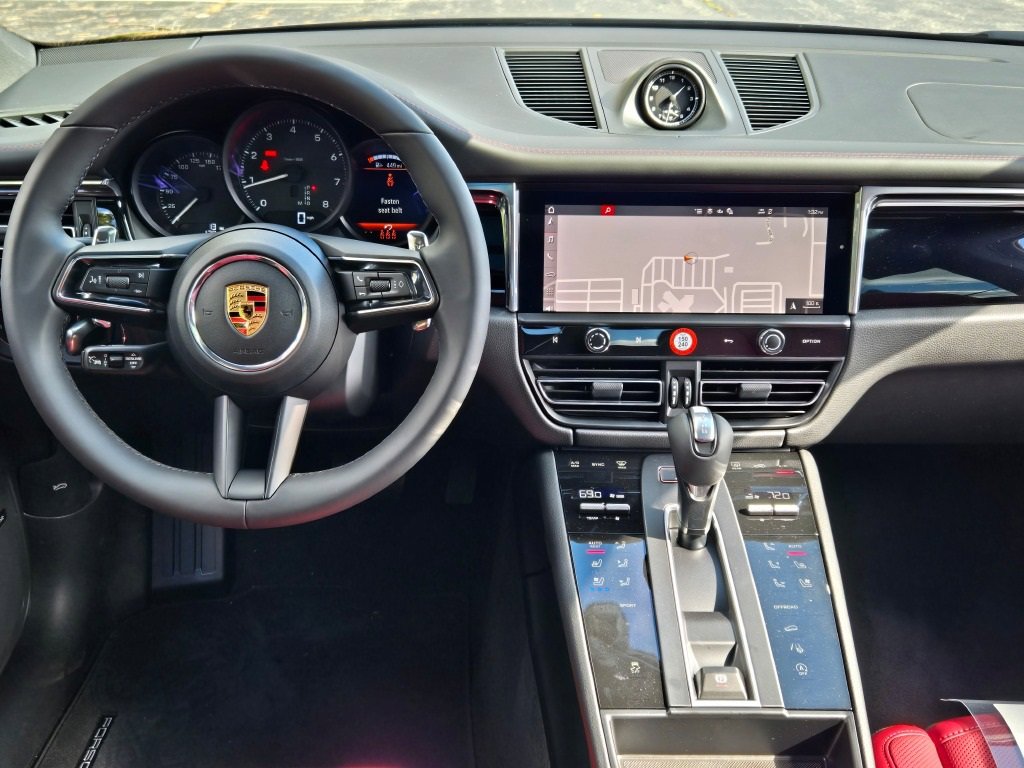 New 2026 Porsche Macan image 35