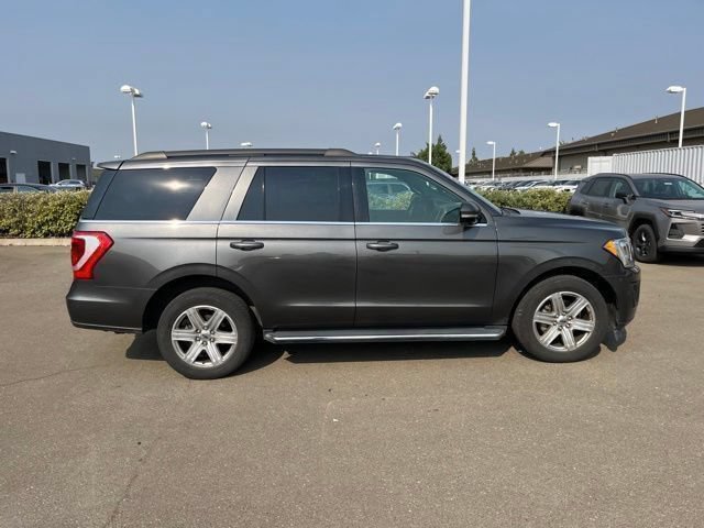 Used 2019 Ford Expedition XLT w/ Equipment Group 202A RWD image 3