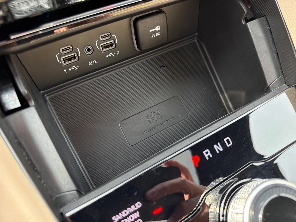 Used 2025 Jeep Grand Cherokee L Limited w/ Luxury Tech Group II image 44