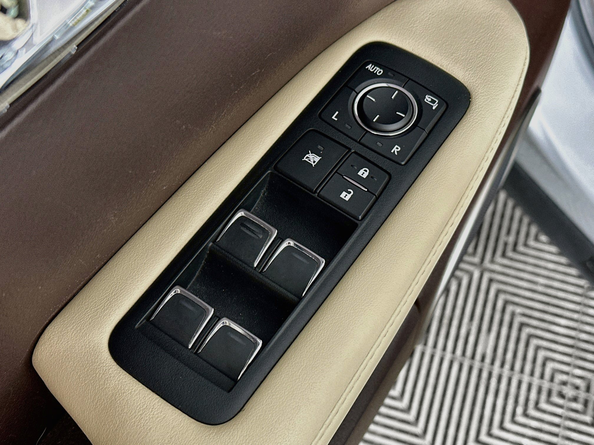 Used 2018 Lexus RX 350 AWD w/ Premium Package image 18