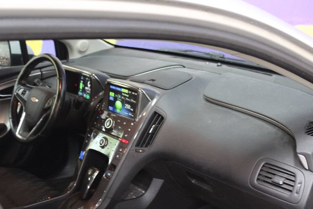 Used 2015 Chevrolet Volt FWD image 12