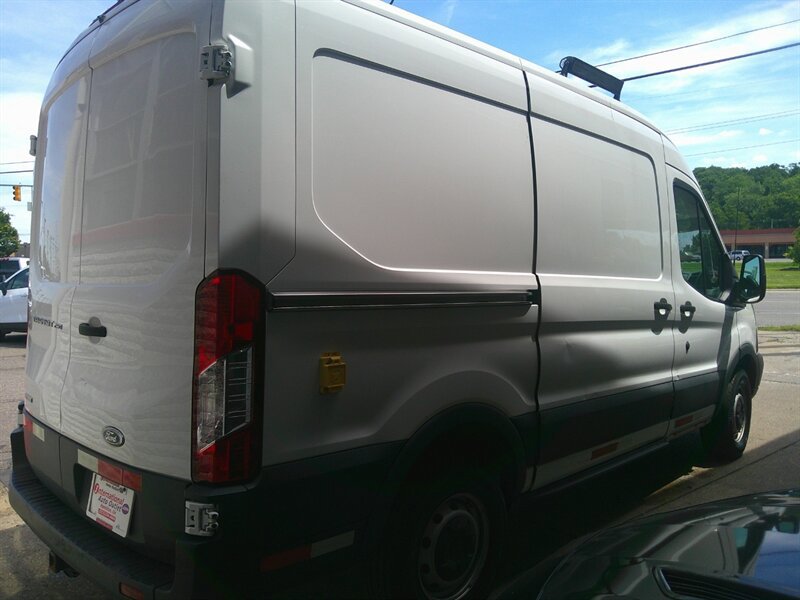 Used 2015 Ford Transit 250 130 Medium Roof RWD image 5