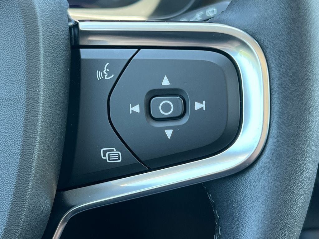 Used 2023 Volvo XC40 B5 Ultimate w/ Climate Package AWD/4WD image 25