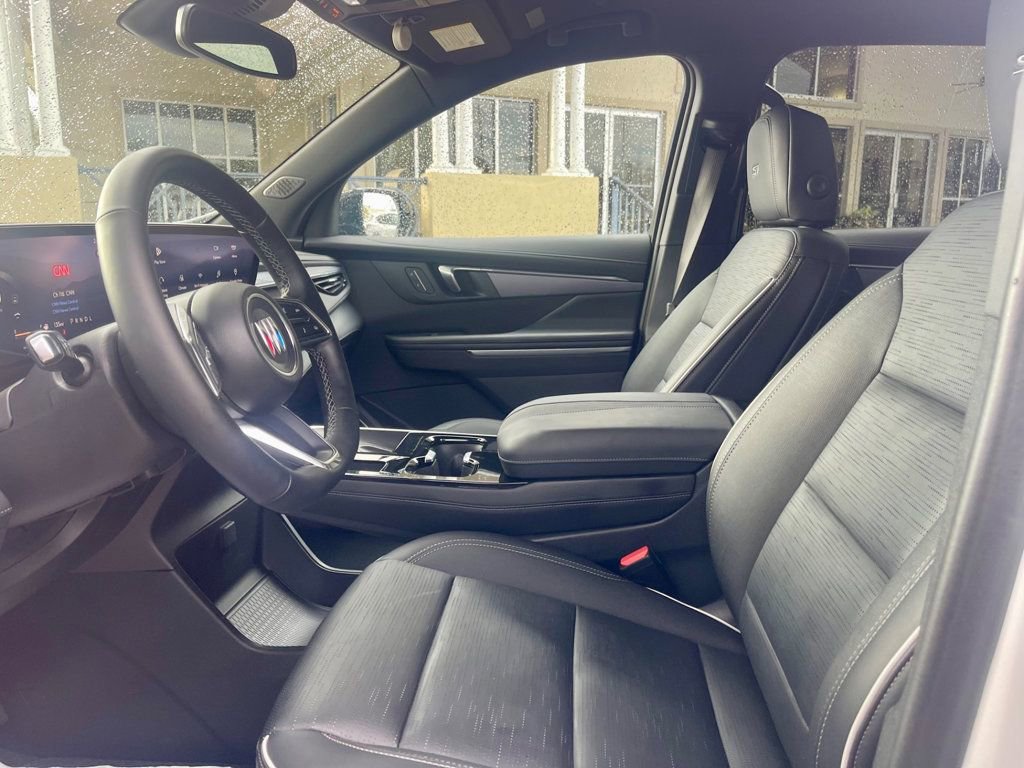 Used 2025 Buick Enclave Sport Touring image 11